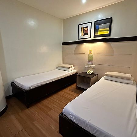 Sugbutel Family Hotel Cebu Екстер'єр фото