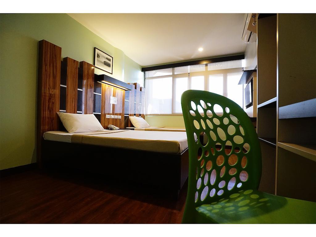 Sugbutel Family Hotel Cebu Екстер'єр фото