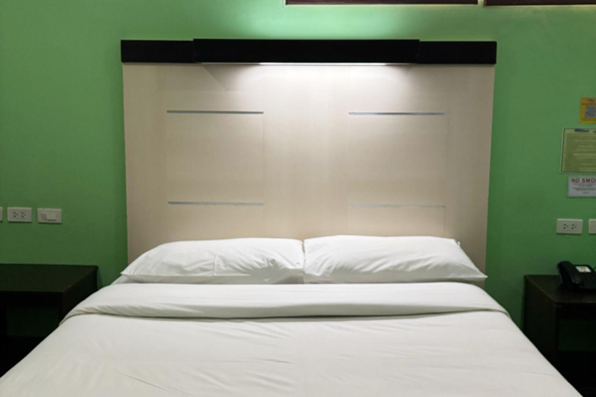 Sugbutel Family Hotel Cebu Екстер'єр фото