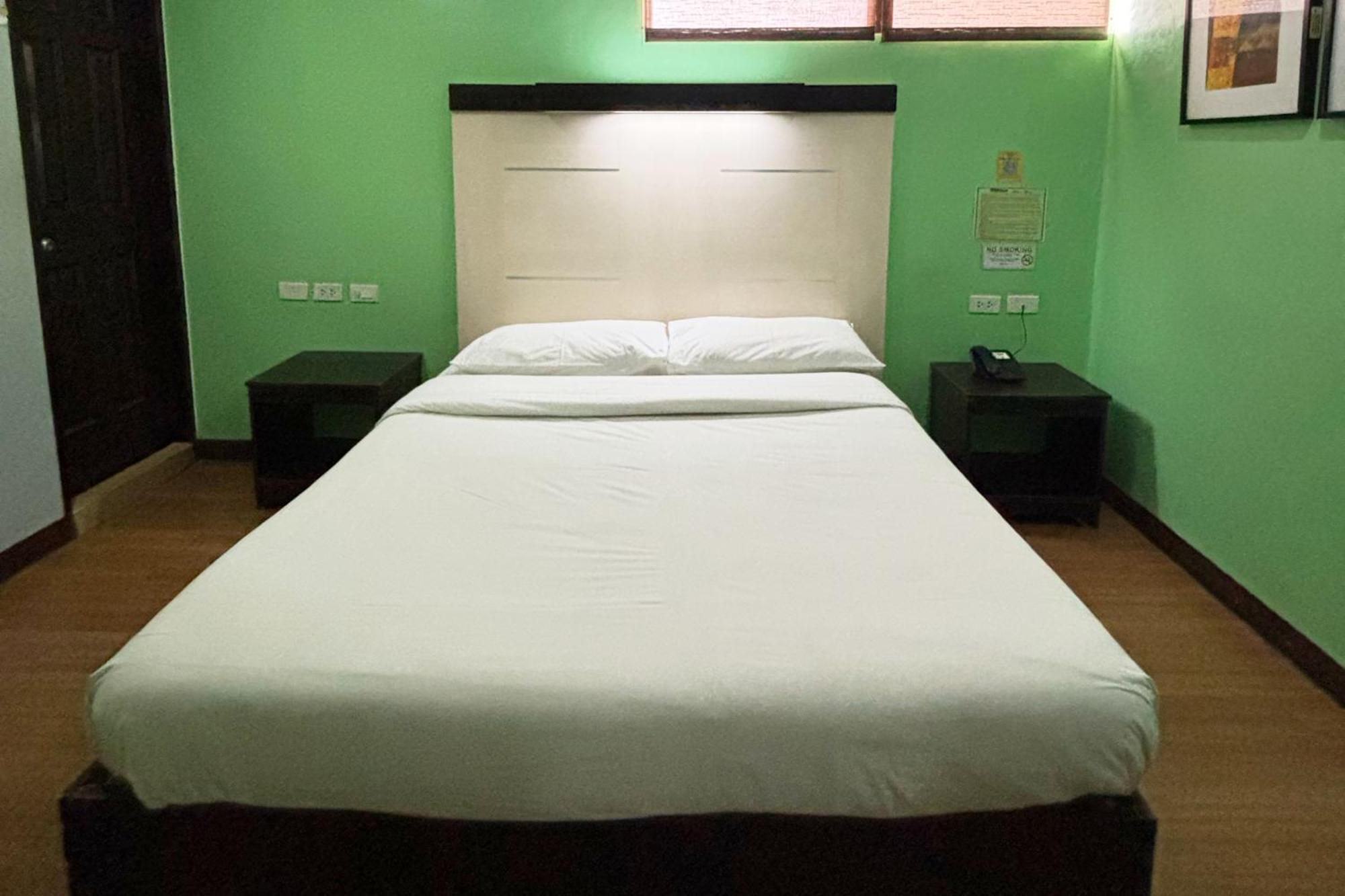 Sugbutel Family Hotel Cebu Екстер'єр фото